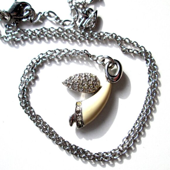 ✨ SWAROVSKI Swan Mark Angel Pendant Necklace Rhodium Plated Cream Enamel - Picture 3 of 13